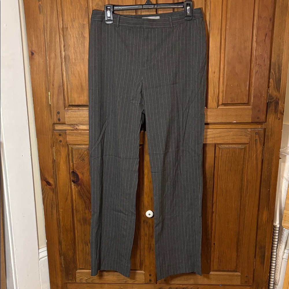 Liz Claiborne Women’s Gray Pinstripe Classic Straight Leg Pants Size 8